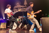 左から岡部晴彦、桜井秀俊。