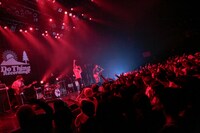 東京・マイナビBLITZ赤坂公演の様子。