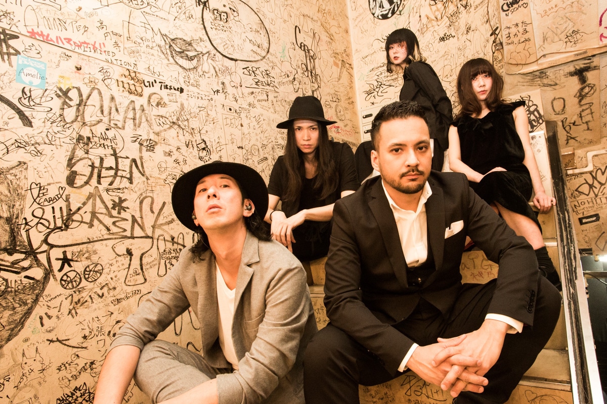POLPOとサポートメンバー。（Photo by Daisuke Ishizaka[Hatos]）