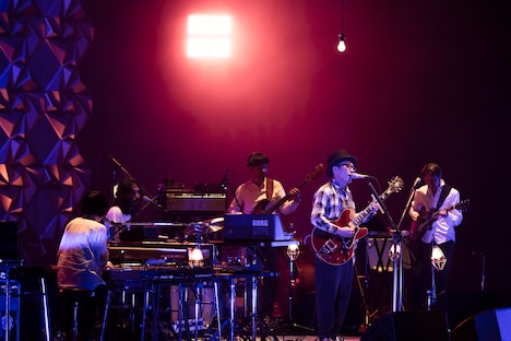 ツアー「SHINJITERU」最終公演の様子。（撮影：田中聖太郎）