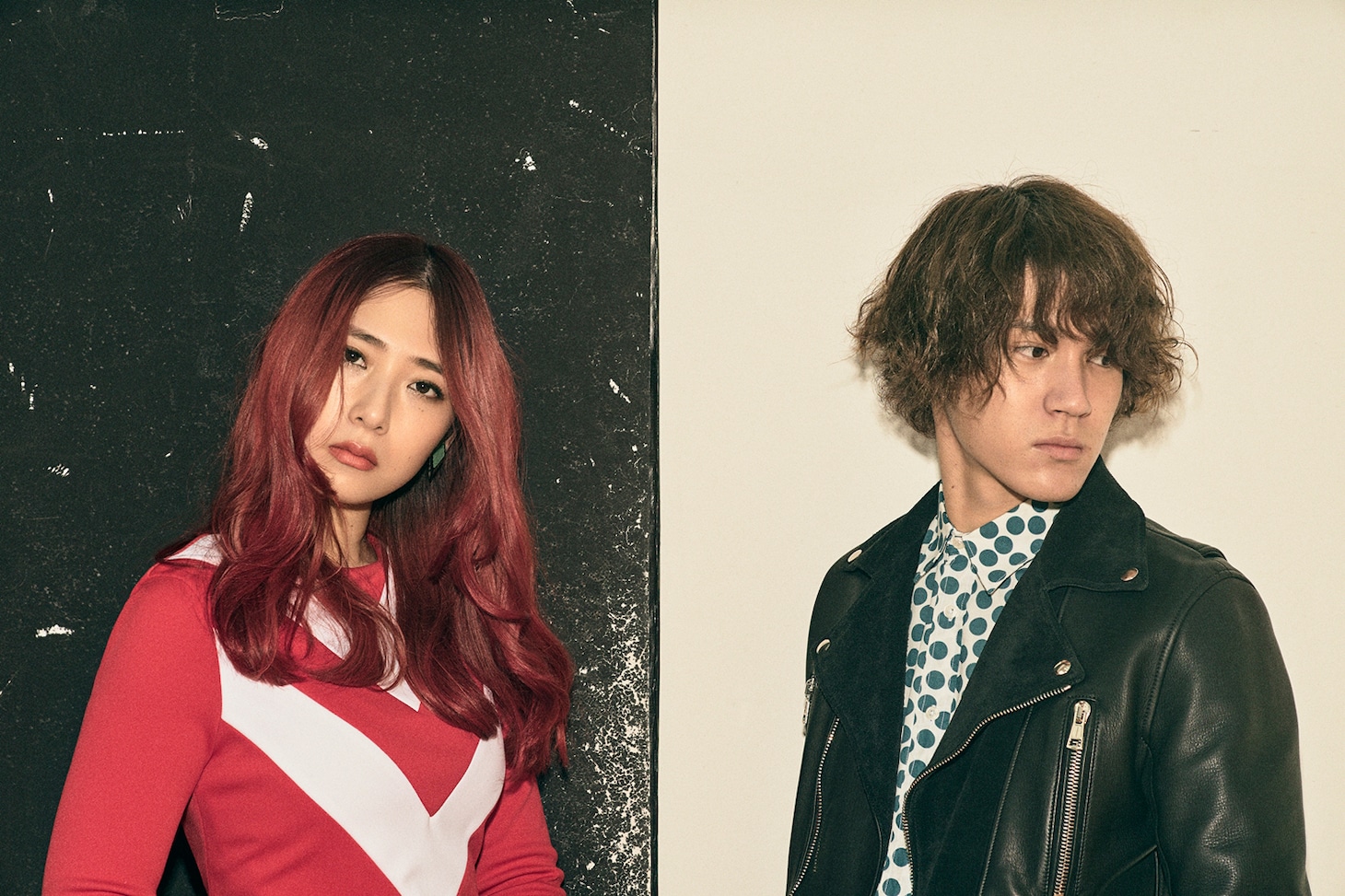 GLIM SPANKY。左が松尾レミ。