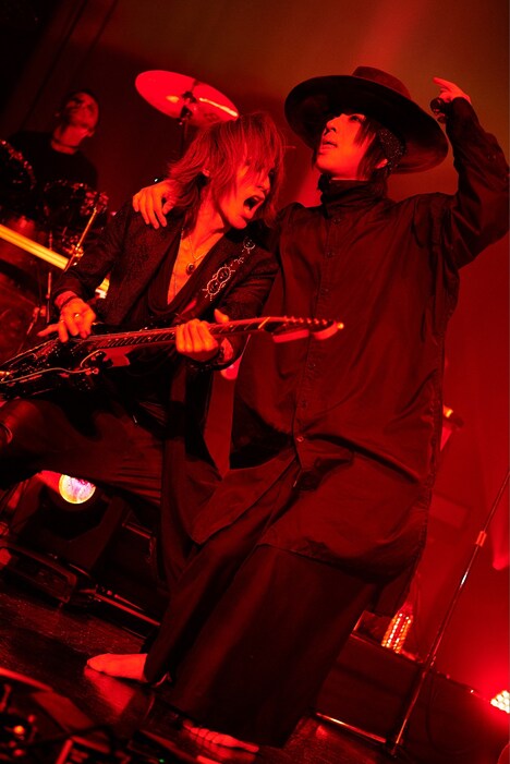 SUGIZOと清春。（撮影：田辺佳子）