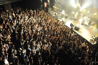 「入院ツアー」12月3日の東京・TSUTAYA O-EAST公演の様子。