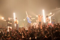 爆弾ジョニー「SUPER BAKUDANIUS」の様子。（撮影：新保勇樹）