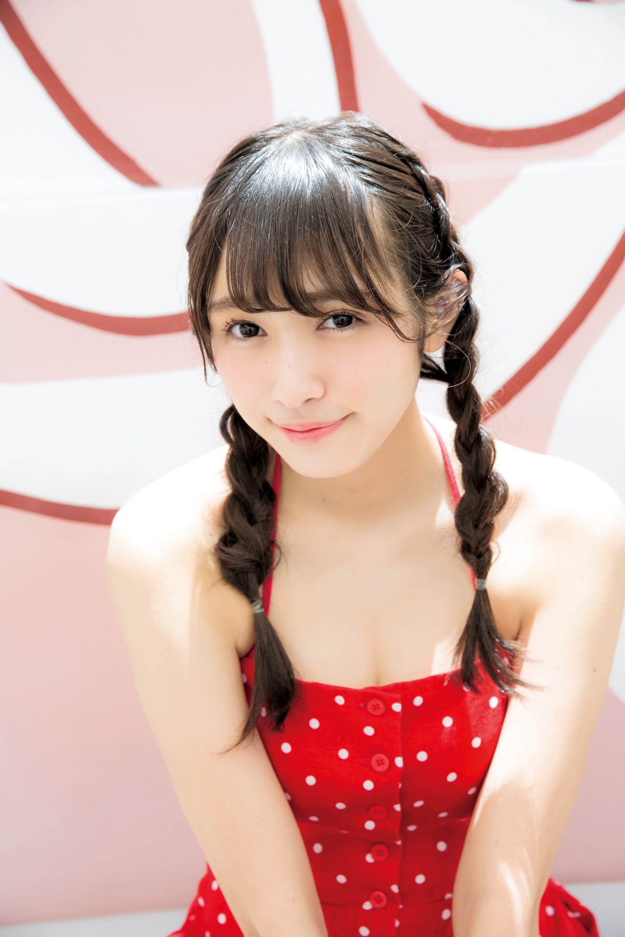 欅坂46渡辺梨加1st写真集「饒舌な眼差し」より。(c)阿部ちづる／集英社