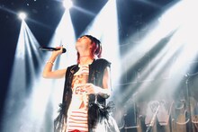 LiSA（写真提供：SACRA MUSIC）