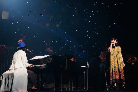 左から大橋トリオ、持田香織。（Photo by Yuusuke Katsunaga）