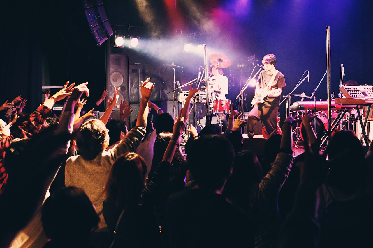 uchuu,「KEEP ON」リリースツアーで混沌としたエネルギー放つ