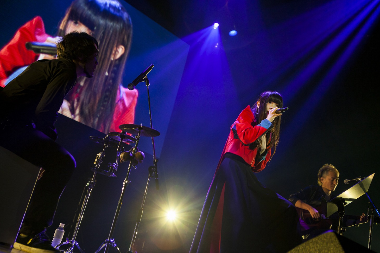 左から吉岡紘希、アイナ・ジ・エンド、松隈ケンタ。（写真提供：WACK）