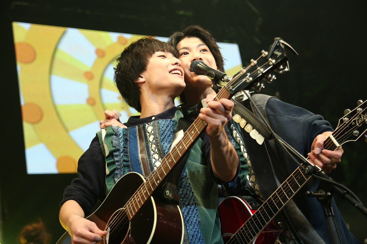 さくらしめじ、BLITZワンマンでスペシャル連発！伊藤一朗と“親子共演”も