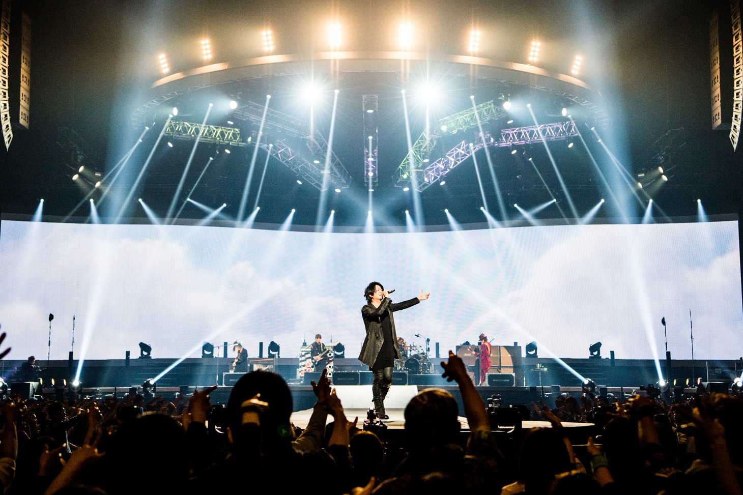 GLAY「GLAY ARENA TOUR 2017 "SUMMERDELICS"」埼玉・さいたまスーパーアリーナ公演の様子。