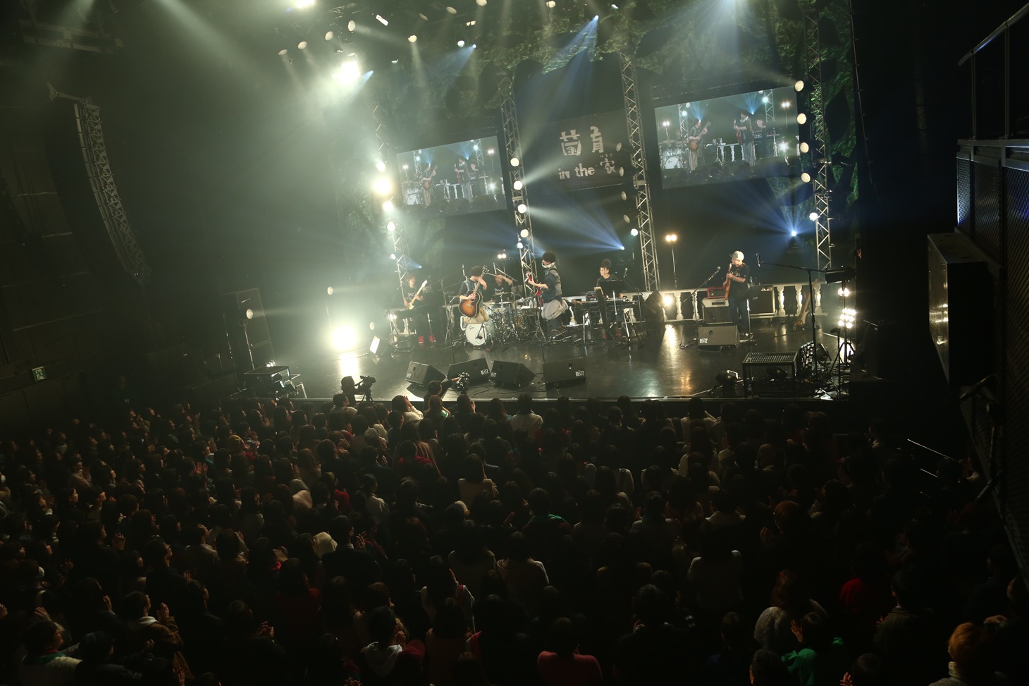 さくらしめじのマイナビBLITZ赤坂公演の様子。（撮影：ハヤシサトル）