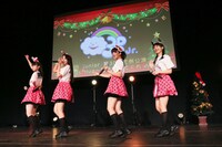 「スパイス少女」を披露する奥澤村。（撮影：笹森健一）