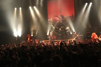 12月10日の東京・マイナビBLITZ赤坂公演の様子。（撮影：金丸雅代）