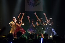 マジカル・パンチライン「DANCE DANCE ROMANCE: PART I」の様子。（写真提供：ポニーキャニオン）