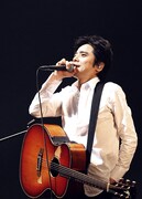 宮本浩次（Vo, G）（撮影：岡田貴之）