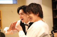 手前からタカシ、ユースケ。