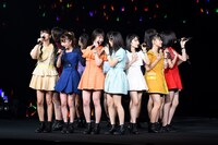 モーニング娘。'17「モーニング娘。誕生20周年記念コンサートツアー2017秋～We are MORNING MUSUME。～工藤遥卒業スペシャル」東京・日本武道館公演の様子。