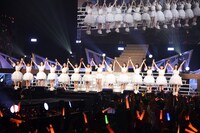 モーニング娘。'17「モーニング娘。誕生20周年記念コンサートツアー2017秋～We are MORNING MUSUME。～工藤遥卒業スペシャル」東京・日本武道館公演の様子。