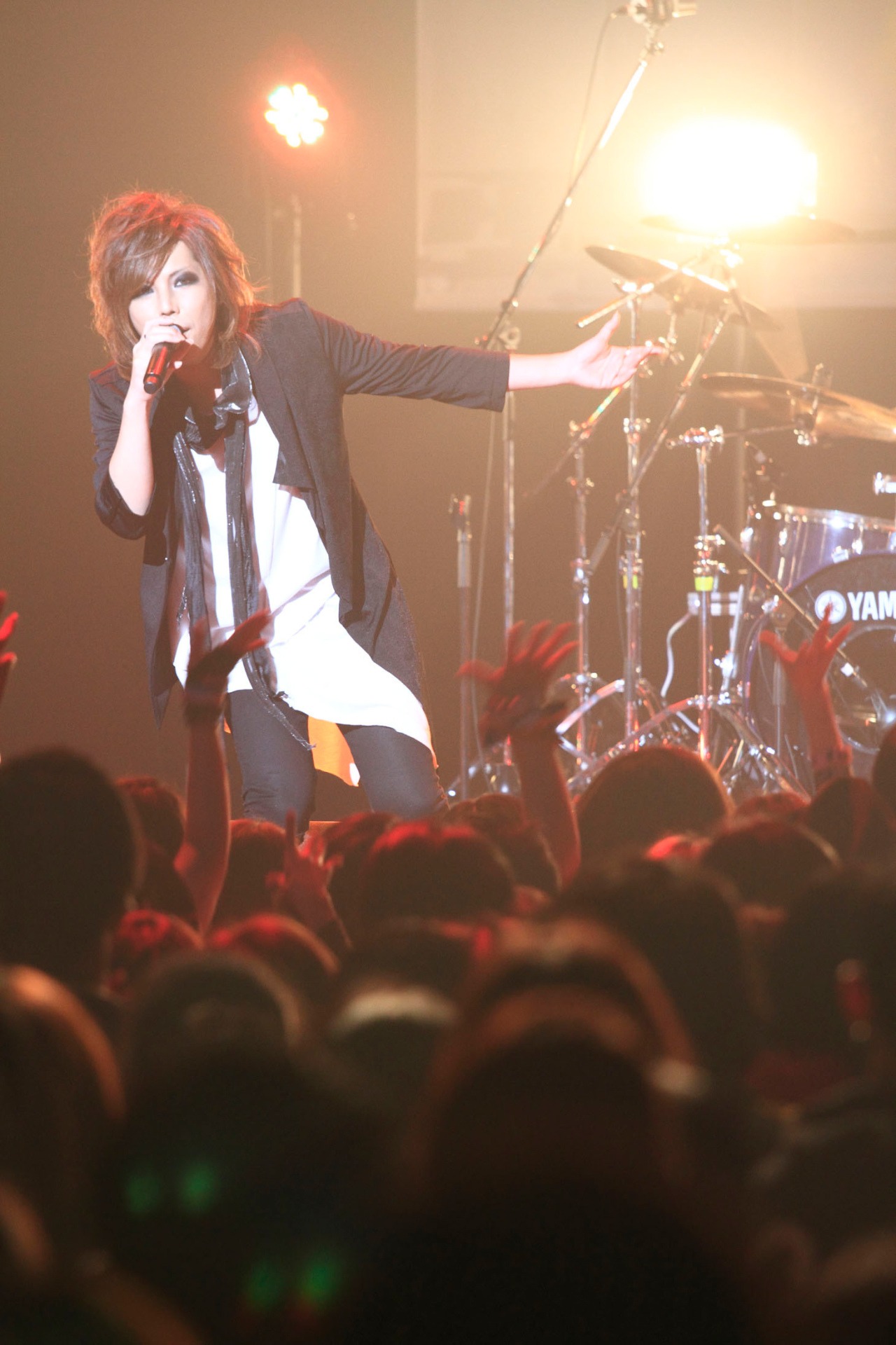 義彦（Vo / heidi.）(c)HEADWAX ORGANIZATION CO.,LTD.（Photo by nonfix creative［HIROYUKI UENO / HITOMI KATADA］）