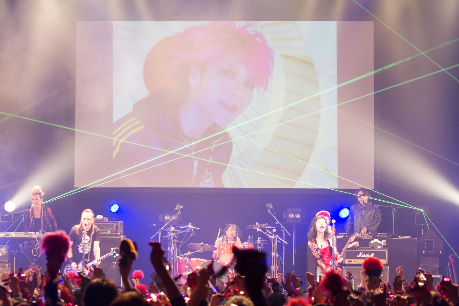 hideバンドセッションの様子。(c)HEADWAX ORGANIZATION CO.,LTD.（Photo by nonfix creative［HIROYUKI UENO / HITOMI KATADA］）