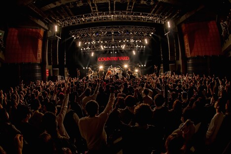 「COUNTRY YARD presents TOUR 2017 -THIS IS COUNTRY YARD- TOUR FINAL ONEMAN」の様子。（Photo by Takashi “TAKA” Konuma）
