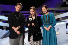 左から今市隆二、加藤ミリヤ、ベッキー。