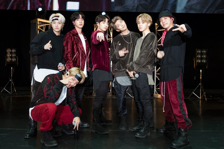 BTS「MIC Drop / DNA / Crystal Snow」発売イベントの様子。（撮影 