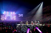 ももいろクローバーZ「ももいろクリスマス2017 ～完全無欠のElectric Wonderland～」さいたまスーパーアリーナ公演の様子。（Photo by HAJIME KAMIIISAKA＋Z）