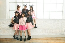 桃色革命。前列中央が小桃音まい。