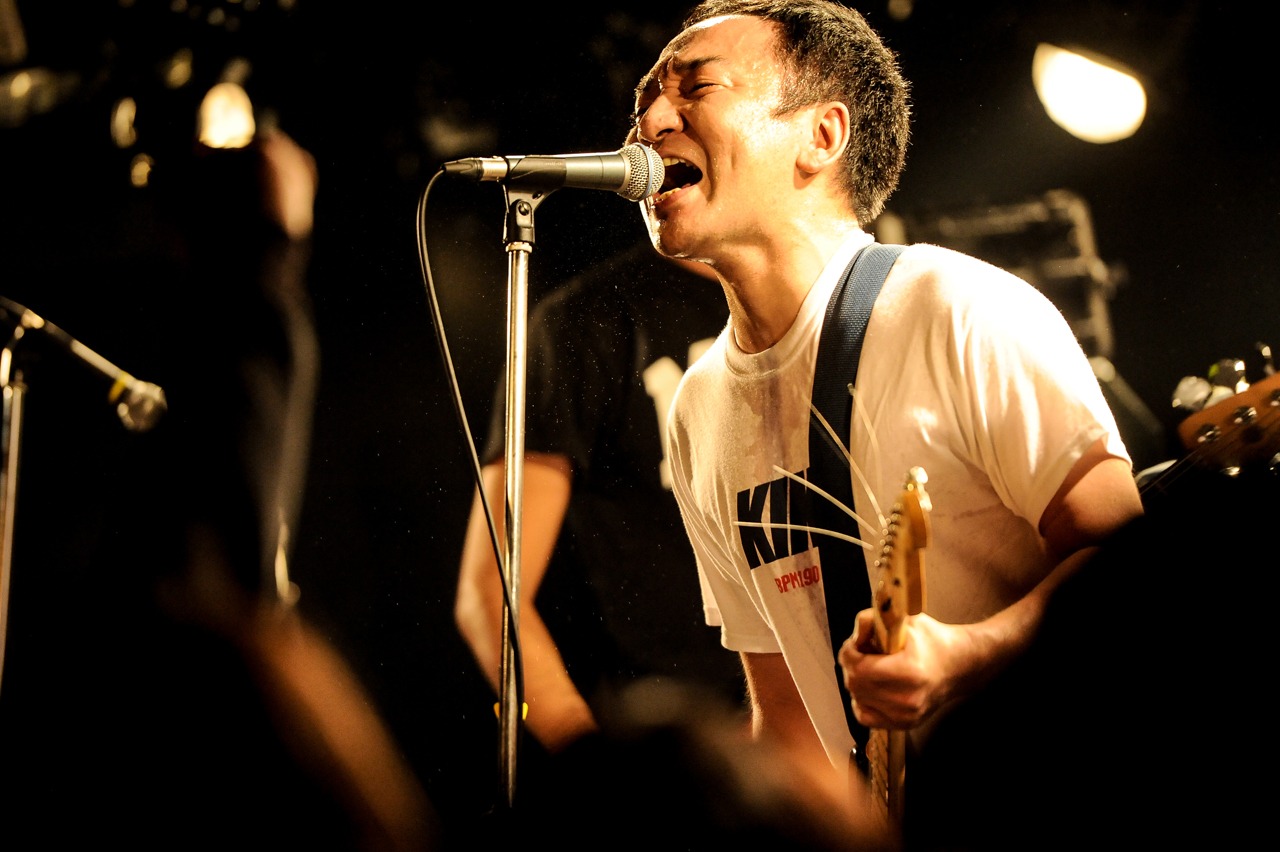 北畑欽也（Vo, G / bacho）（Photo by MASANORI FUJIKAWA）