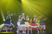 チームしゃちほこ「出張！冬の台場クリスマスライブ」の様子。