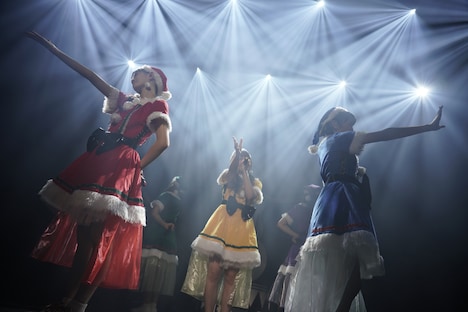 チームしゃちほこ「出張！冬の台場クリスマスライブ」の様子。