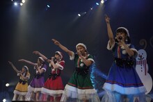 チームしゃちほこ「出張！冬の台場クリスマスライブ」の様子。