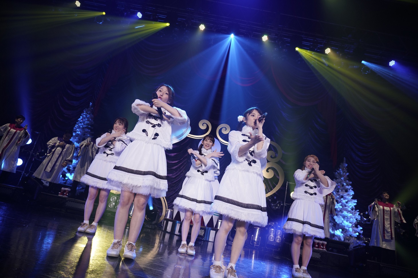 チームしゃちほこ「出張！冬の台場クリスマスライブ」の様子。