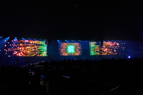 「THE YELLOW MONKEY SUPER BIG EGG 2017」で流れたCGアニメーション。（Photo by KEIKO TANABE）