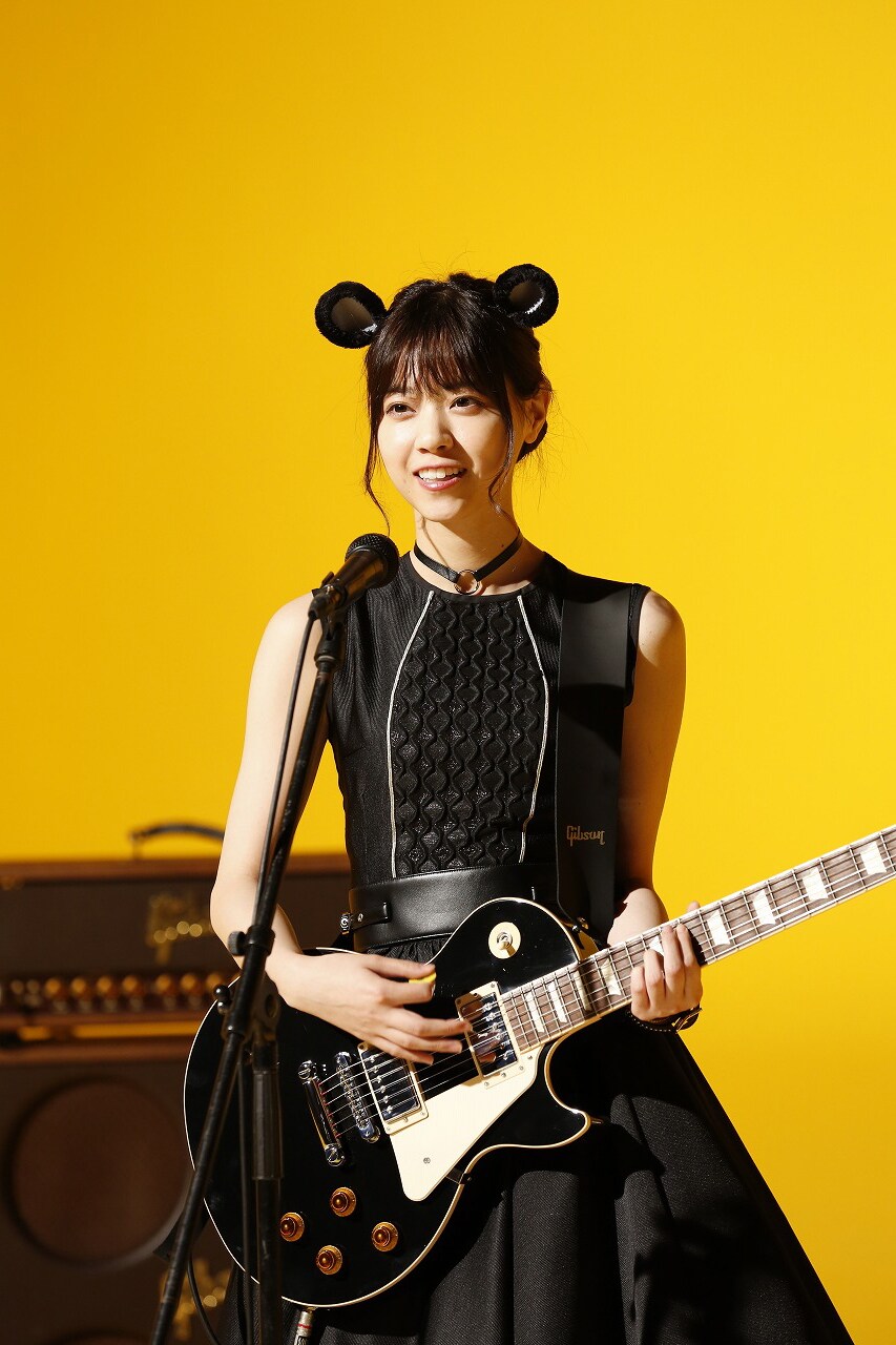西野七瀬 - 乃木坂46「マウスバンド」個人PVが完成、ロックなソロ演奏