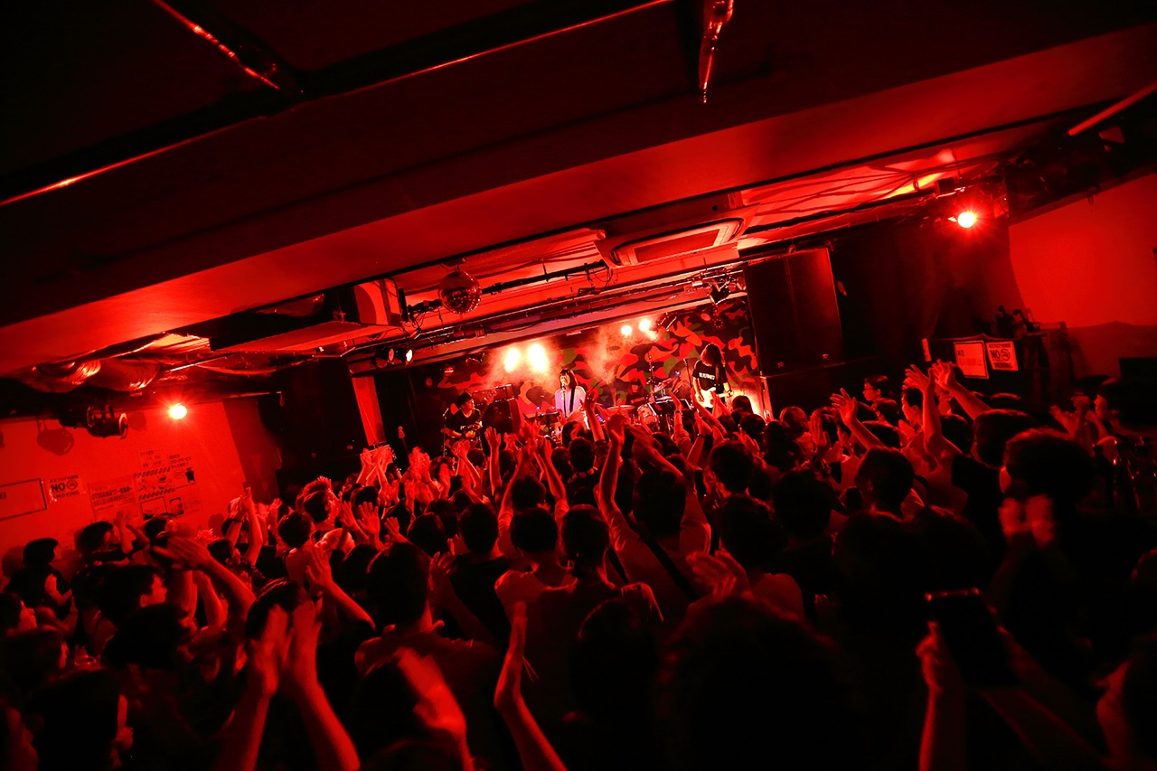 スネオヘアー「15th Anniversary TOUR 2017」の様子。（写真提供：セプティマ・レイ）
