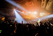 Da-iCEの幕張イベントホール公演の様子。（Photo by HAJIME KAMIIISAKA）