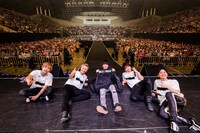 Da-iCEの幕張イベントホール公演の様子。（Photo by HAJIME KAMIIISAKA）