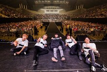 Da-iCEの幕張イベントホール公演の様子。（Photo by HAJIME KAMIIISAKA）