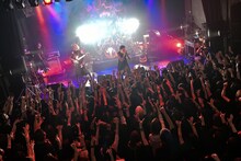 lynch.「THE BLOOD THIRSTY CREATURES」札幌PENNY LANE24公演の様子。（撮影：土屋良太）