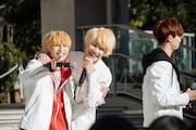 左からTETTA、KOHKI、REI。
