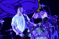 難波章浩（Vo, B）（撮影：半田安政[Showcase]）