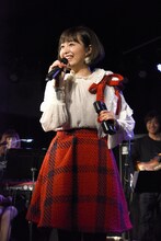 マラカスがうまく振れない脇田もなり。