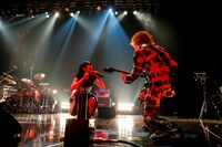 左からNANASE、A・O・I（G）。