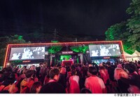 今年行われた「FUJI ROCK FESTIVAL'17」よりGAN-BAN SQUAREの様子。