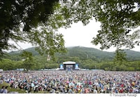 今年行われた「FUJI ROCK FESTIVAL'17」よりGREEN STAGEの様子。