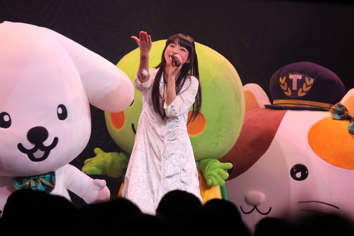 「寺嶋由芙の会いに行くつもり」東京・東京キネマ倶楽部公演の様子。