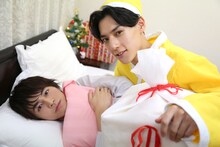 ユースケサンタ（手前）とタカシ（奥）。